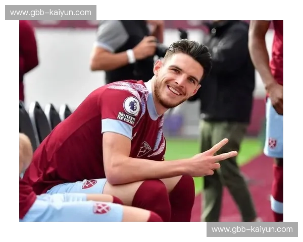 铁锤重击还是樱桃奇袭?伦敦碗下的英超狂想曲:西汉姆联vs伯恩茅斯全景解析