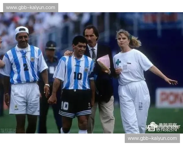 维拉vs热刺：英超绿茵场上的“狮鹫”与“白百合”的史诗对决